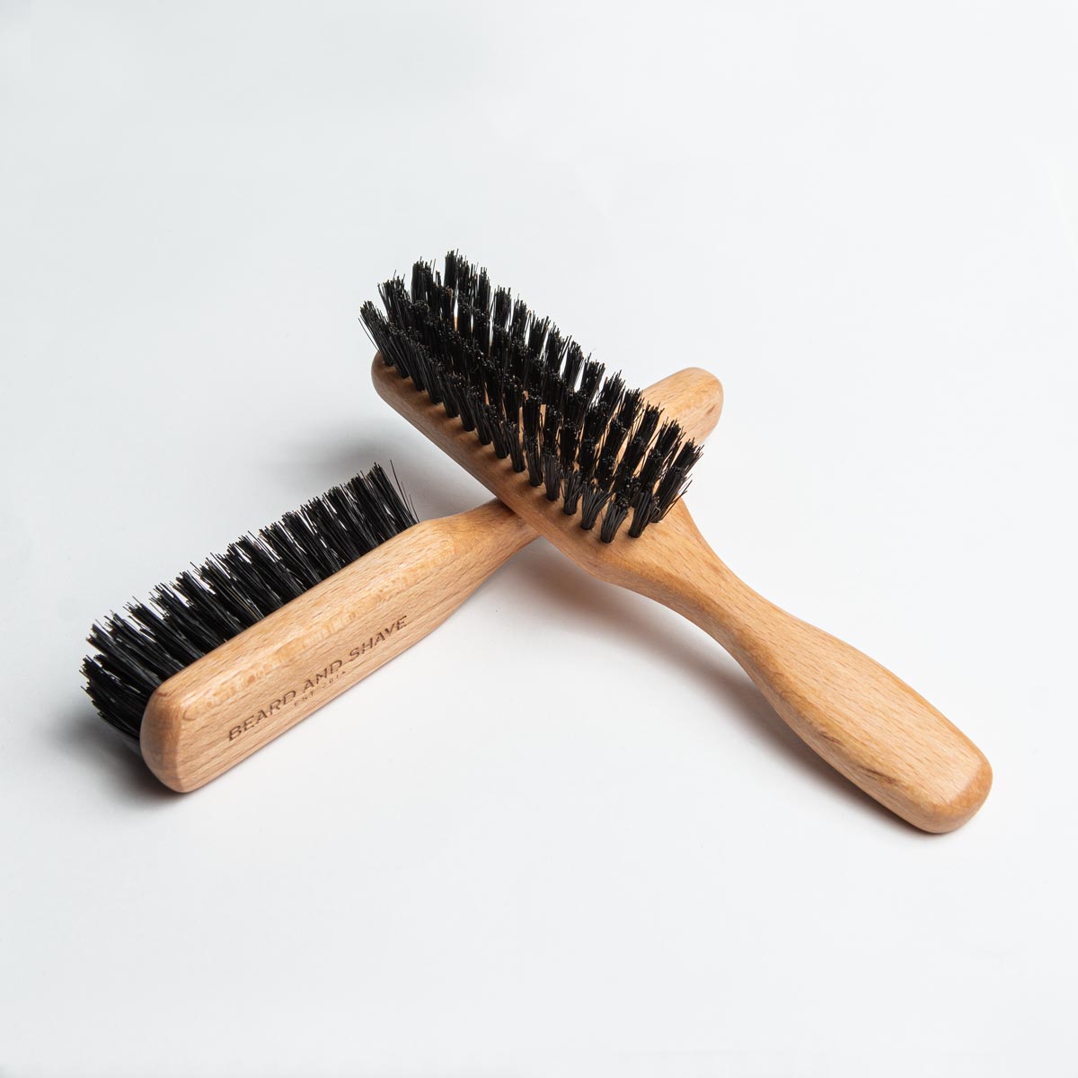 Produktbild Beard and Shave Bartbürste mit Griff aus Buchenholz Moodbild